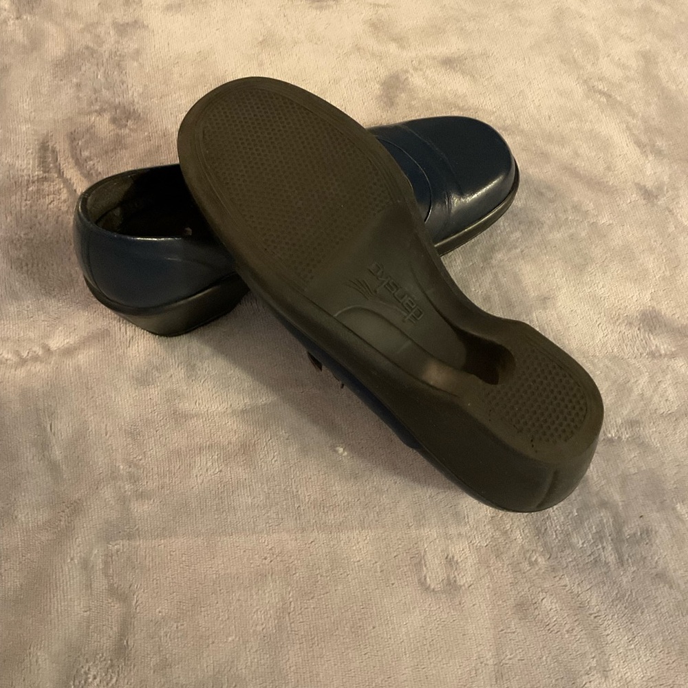 Slightly used Dansko women shoes☺️